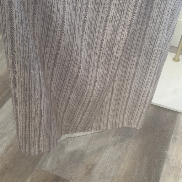 Chic Striped Maxi Dress in Cream - Picture 4 of 6